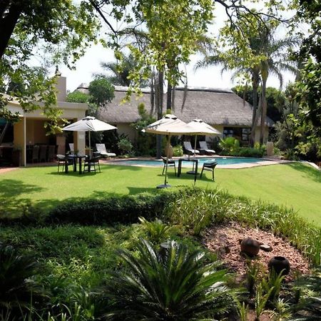 Lourie Lodge Sandton Esterno foto