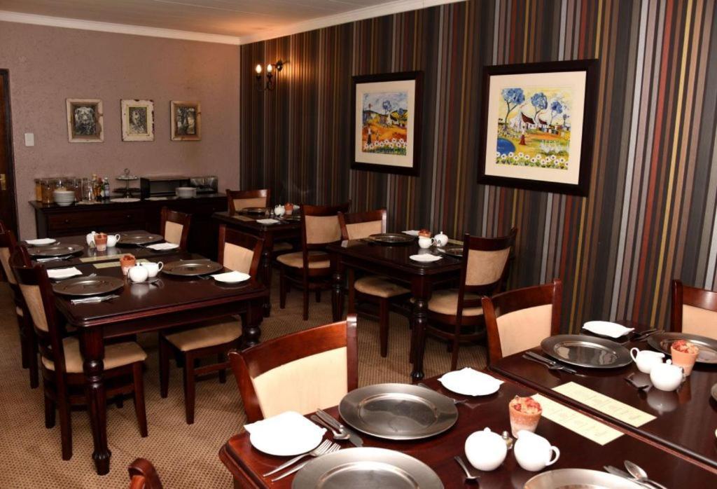 Lourie Lodge Sandton Esterno foto