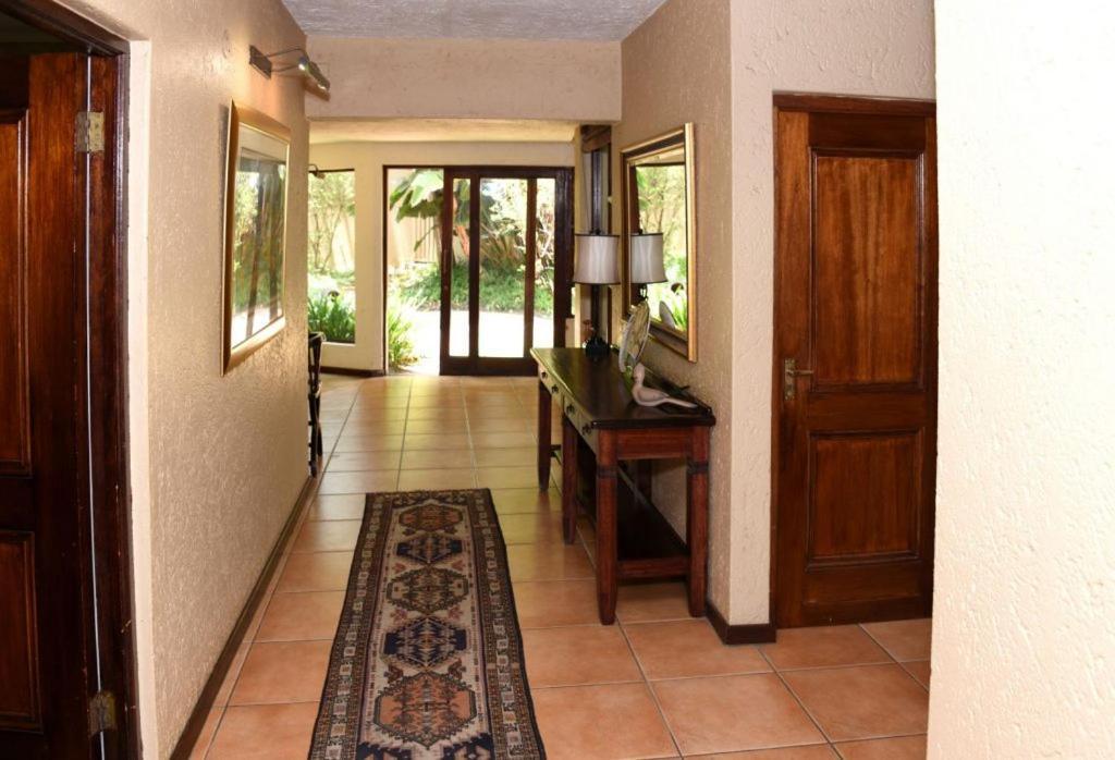 Lourie Lodge Sandton Esterno foto