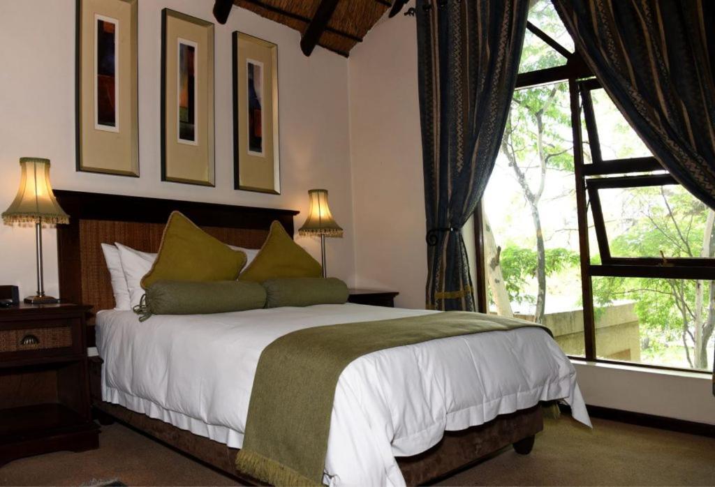 Lourie Lodge Sandton Esterno foto
