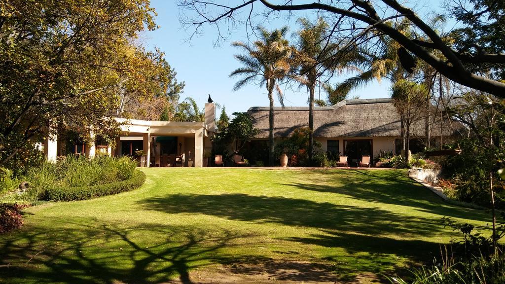 Lourie Lodge Sandton Esterno foto