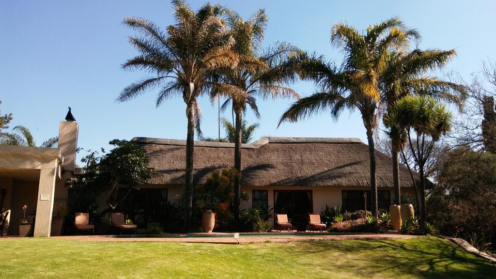 Lourie Lodge Sandton Esterno foto