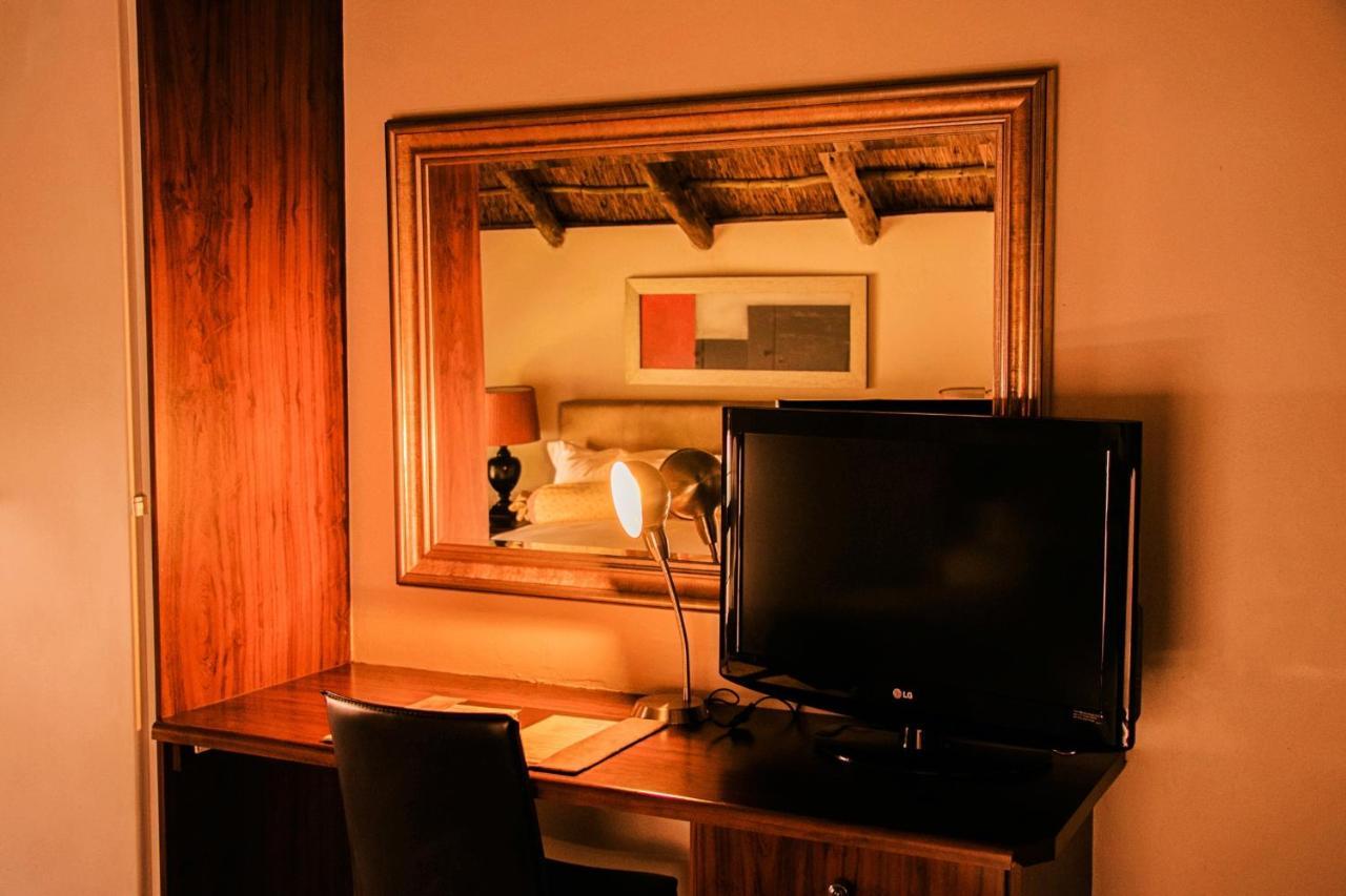 Lourie Lodge Sandton Esterno foto