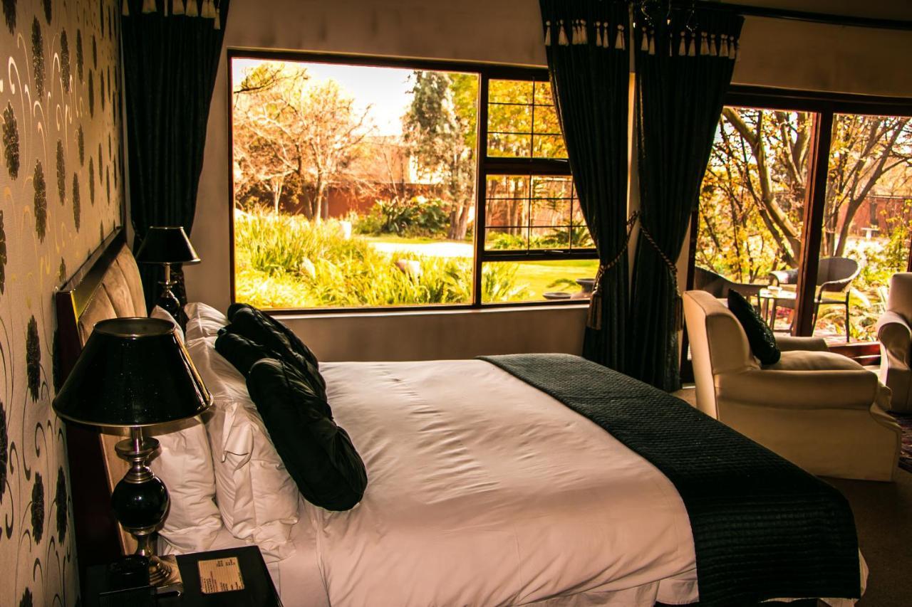 Lourie Lodge Sandton Esterno foto