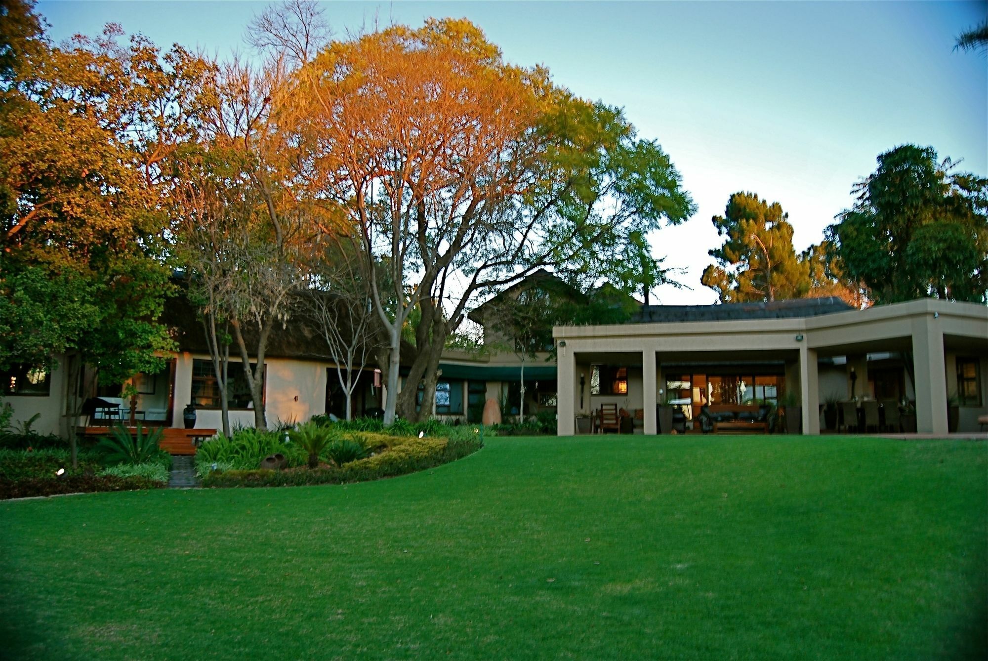 Lourie Lodge Sandton Esterno foto